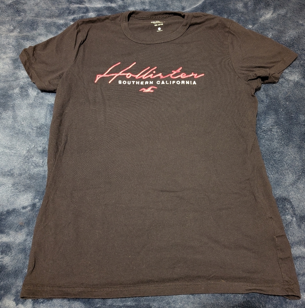 Hollister Tee